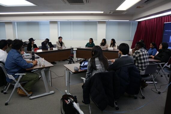 A round-table talk between the delegation from UNU and NUT students