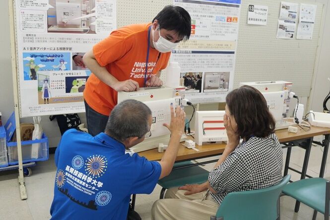 The hands-on experience with "Disaster Prevention Vaccine Breaker Experiment Kit"