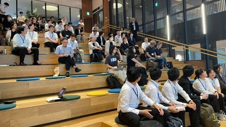 総評の様子
