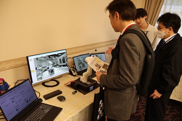 第二部における展示体験の様子(2)