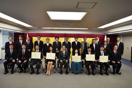 令和7年度 教育活動表彰を行いました 画像