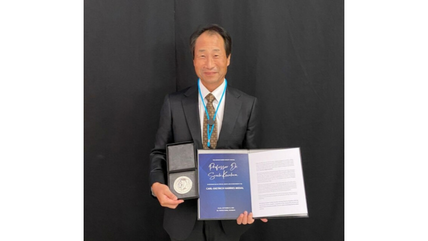 河原成元教授がドイツゴム学会Carl-Dietrich-Harries Medal賞を受賞しました 画像
