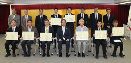 令和8年度 教育活動表彰を行いました 画像