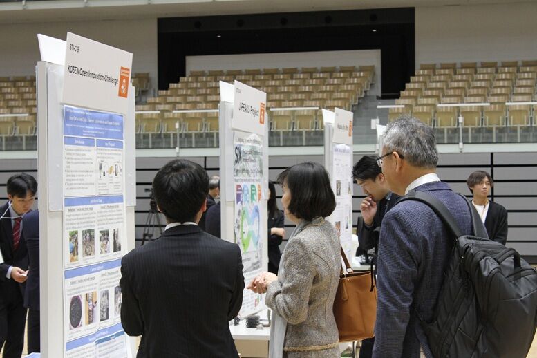 リサーチプレゼンテーションの様子