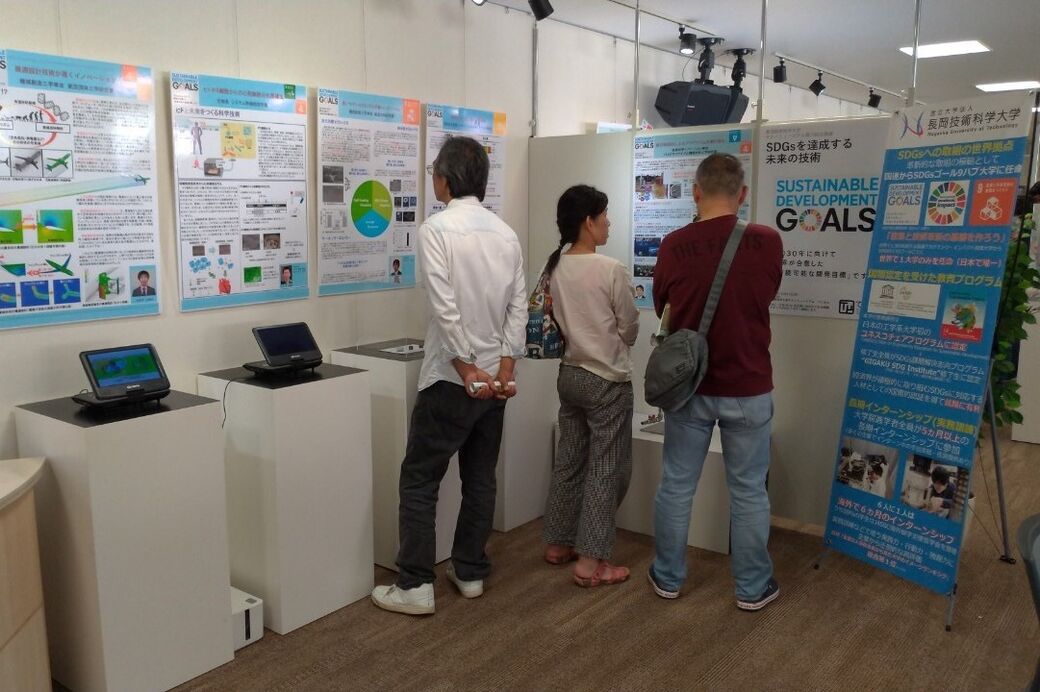 テクミュ展示風景