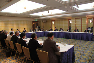 行政および産業界との懇談会の写真2
